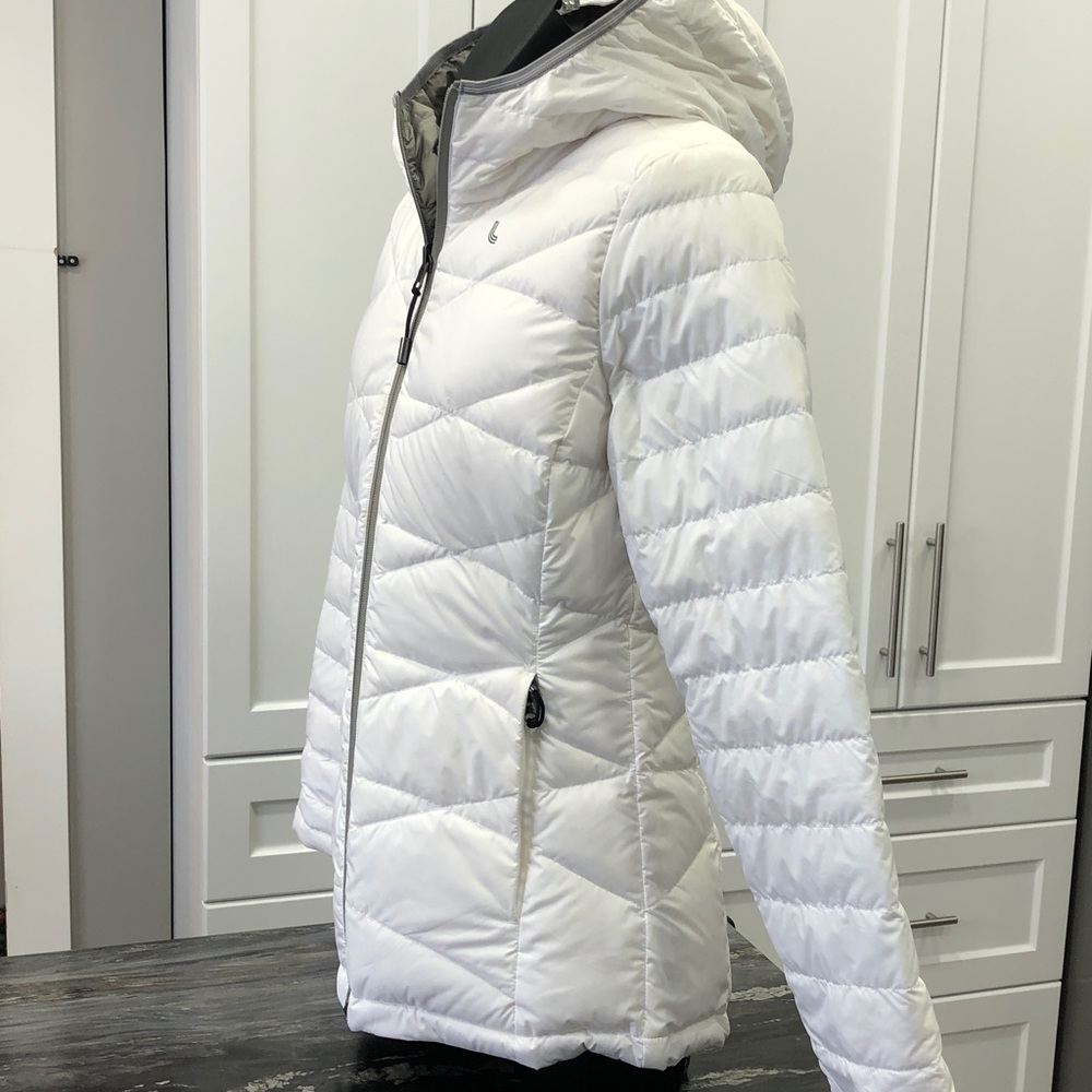 Lolë Reversible Gray/White Puffer Jacket with Hood – Woman's – XS - Picture 4 of 16